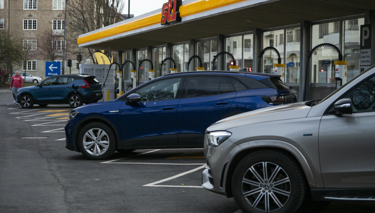 Seks av ti vil bremse regjeringen