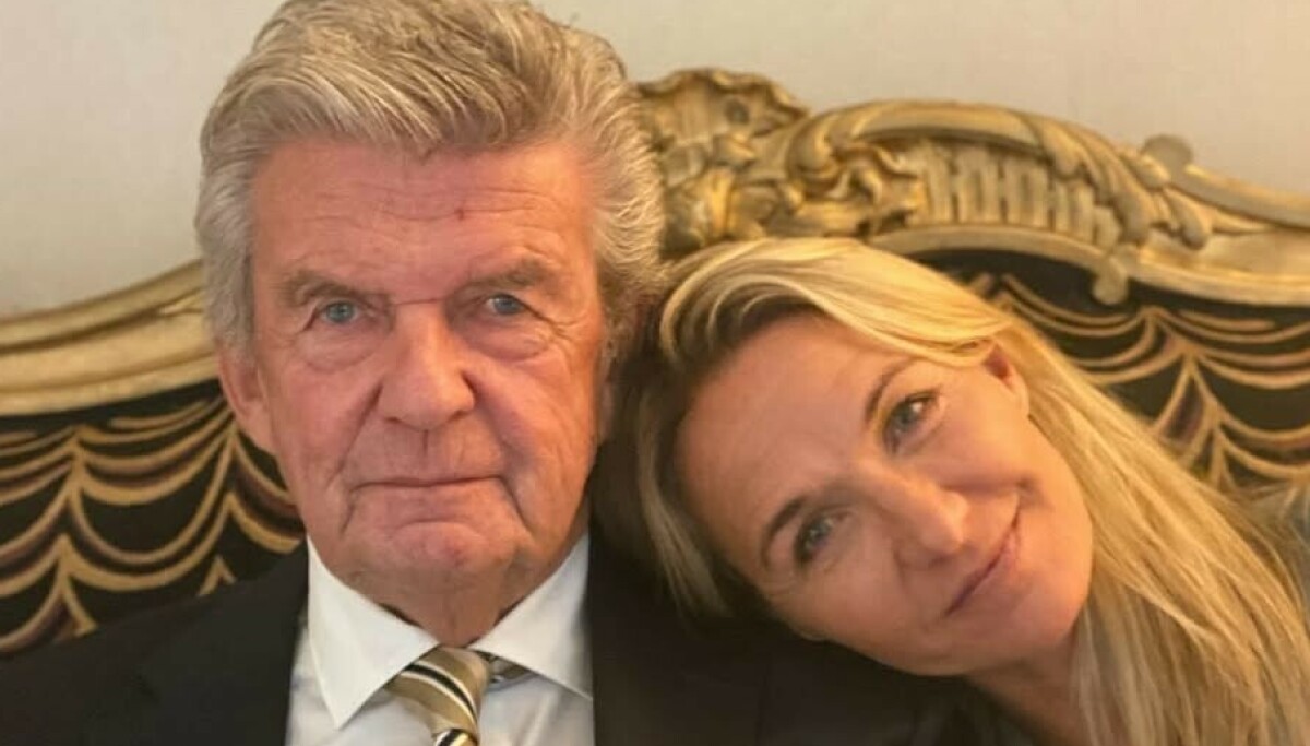 Kristin Kaspersen bryter tausheten etter tapet av faren