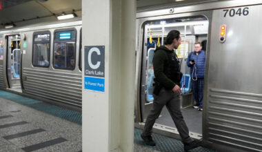 Kvinne ble satt fyr på i T-banevogn