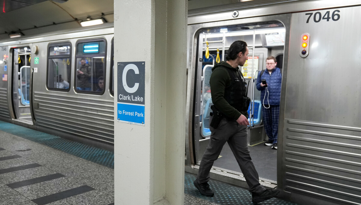 Kvinne ble satt fyr på i T-banevogn