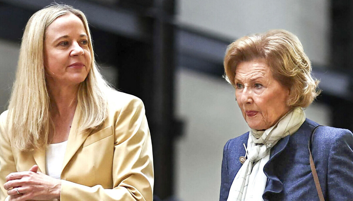 Saksøker kunst-direktør etter skjulte mangler