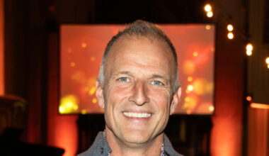 Programleder Tom Stiansen holder seg unna alkohol: