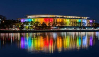 - Mottar 85 millioner kroner