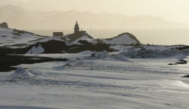 Turister ble værfaste på øy i Antarktis i over et døgn