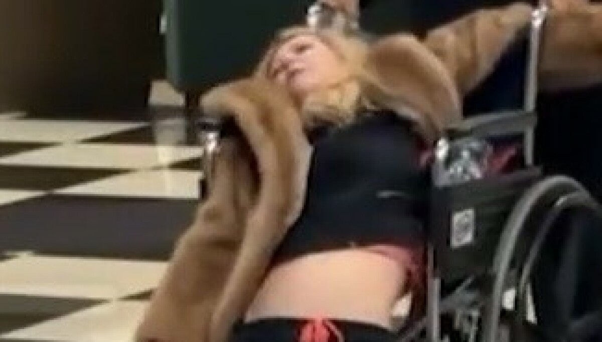 Sjokkbilder ryster - Tara Reid hevder hun ble dopet ned på hotellbar i Chicago