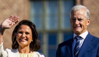 Støre taus om hyttebråk