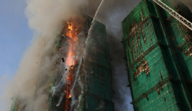 Kraftig brann: Flere fanget - Dagbladet