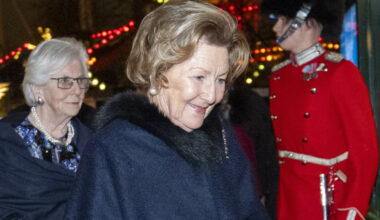 Dronning Sonja overrasket i julepyntet Tivoli med grev Nikolai