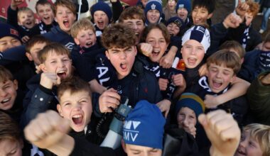 Viking, Barn | Et mørkeblått hav la seg over skolegården på Vaulen. I dag kan det virke som hele Stavanger er kledd i mørkeblått.