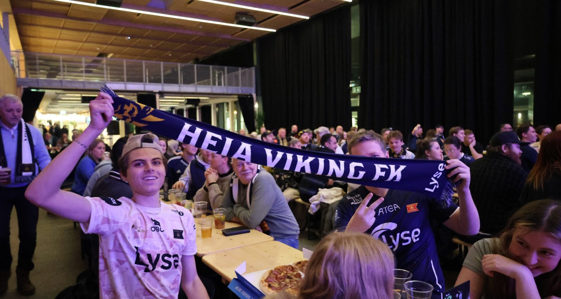 Viking, Stavanger | Gullkampen ble utsolgt, men her kan folk følge med på storskjerm