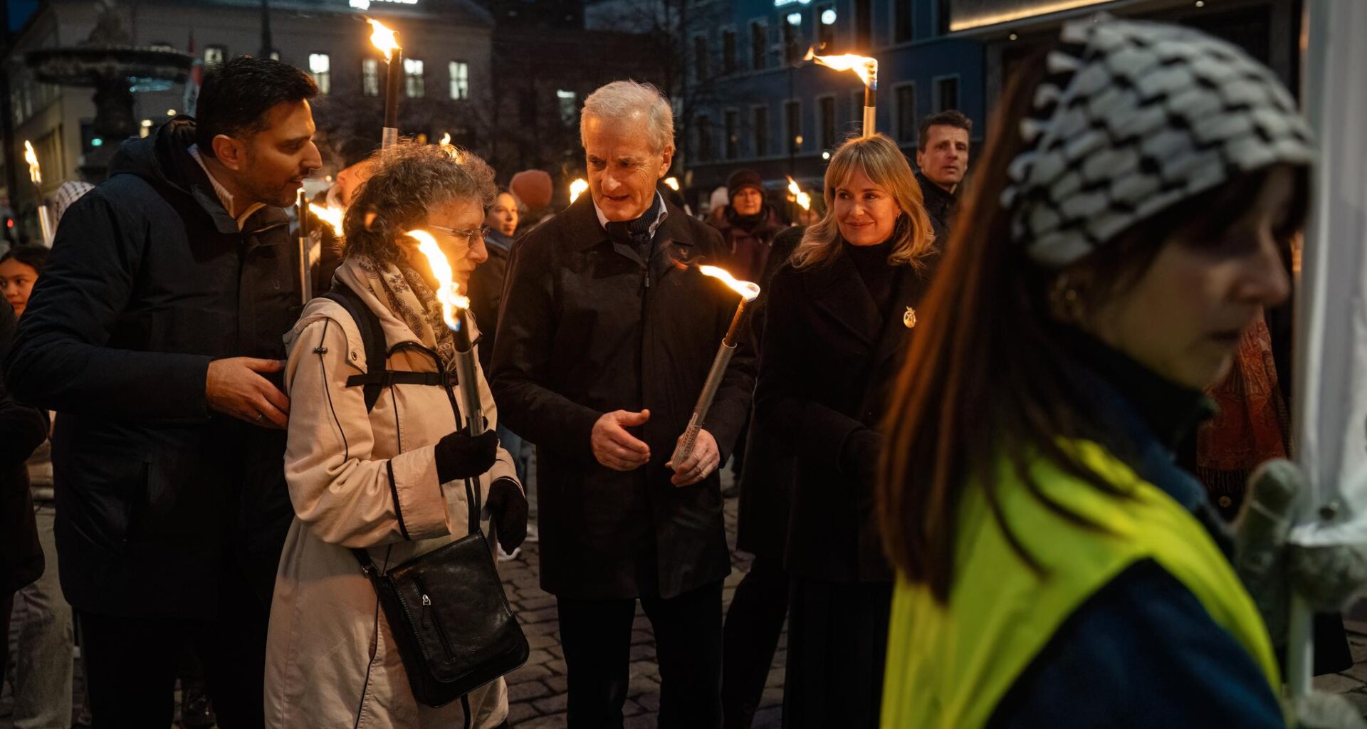 Jonas Gahr Støre deltok søndag i en markering som Det mosaiske trossamfunn har tatt avstand fra.