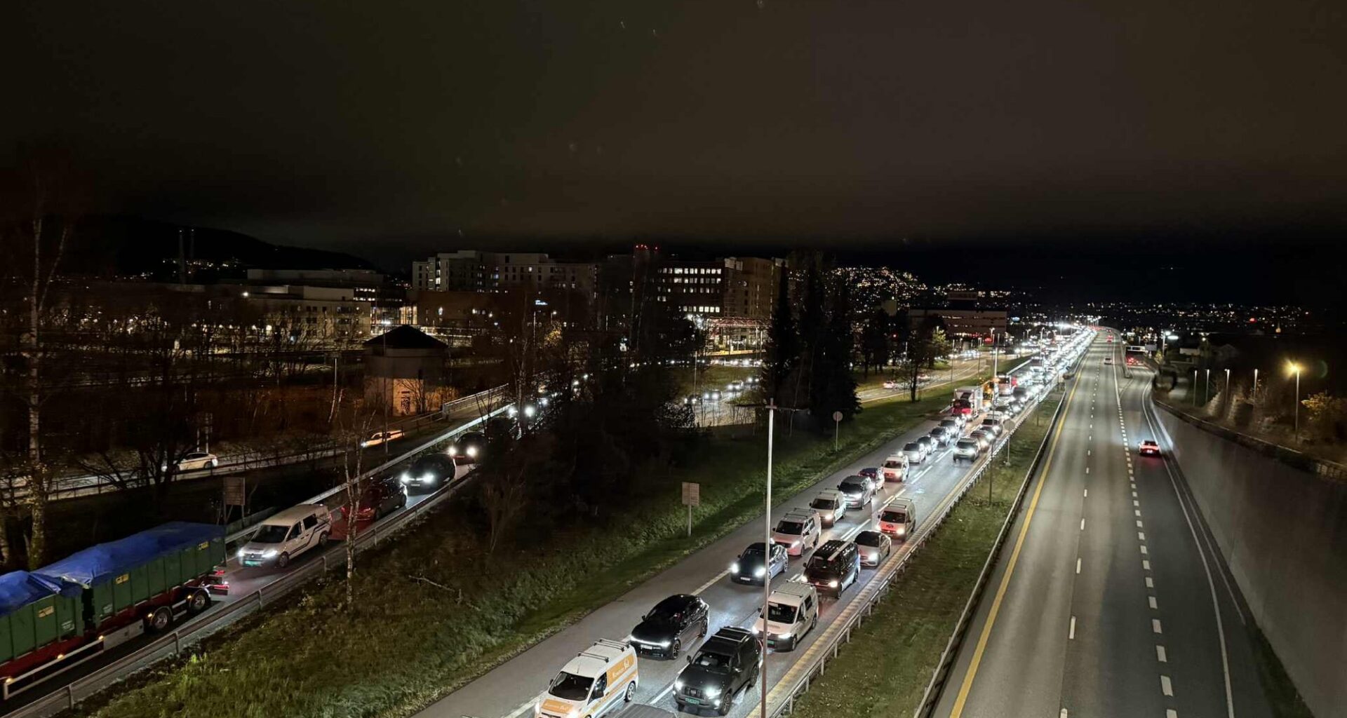 Trafikk, Ulykke | Køkaos etter E18-ulykke