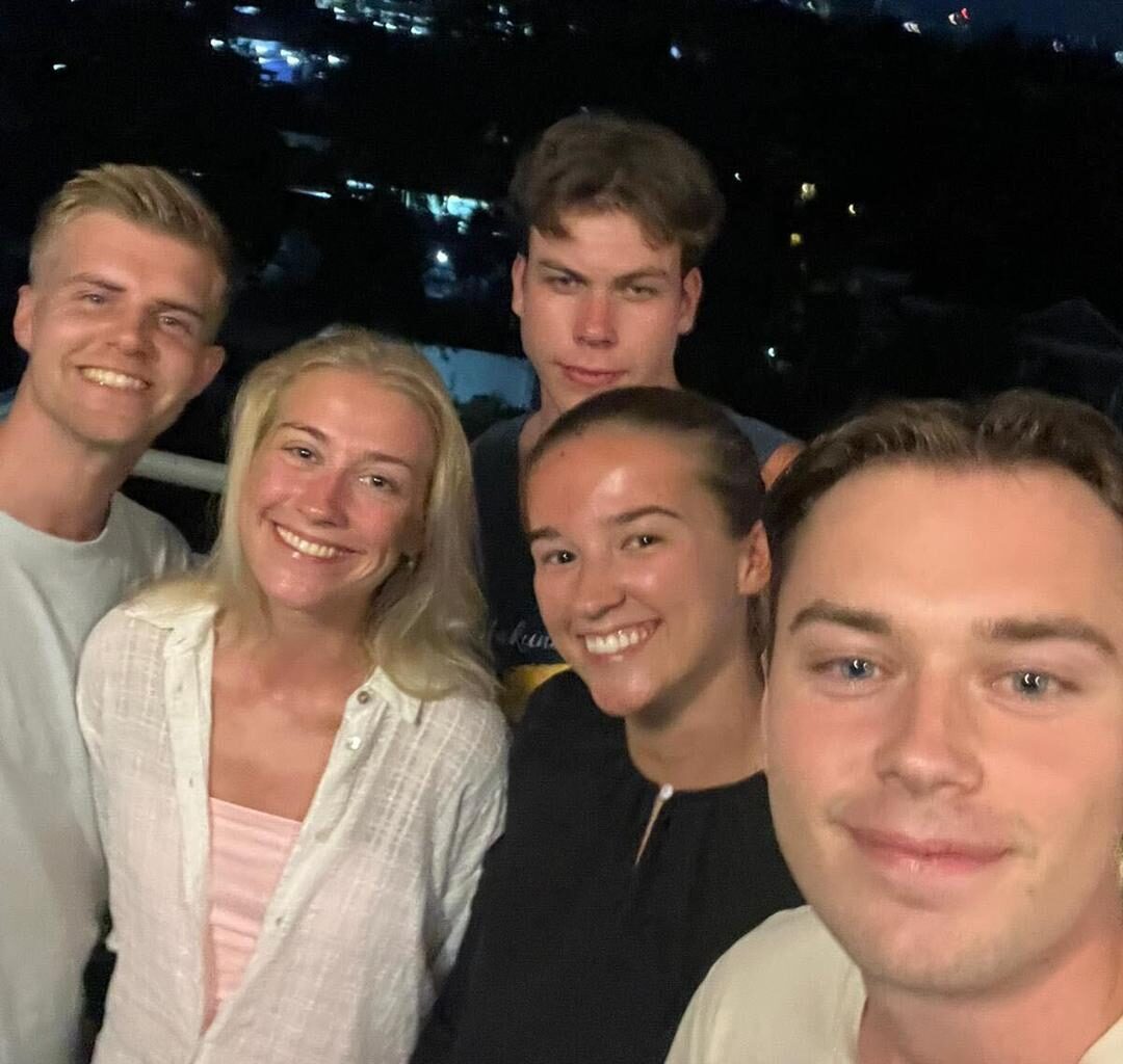 Fem norske studenter midt i uroen i Tanzania