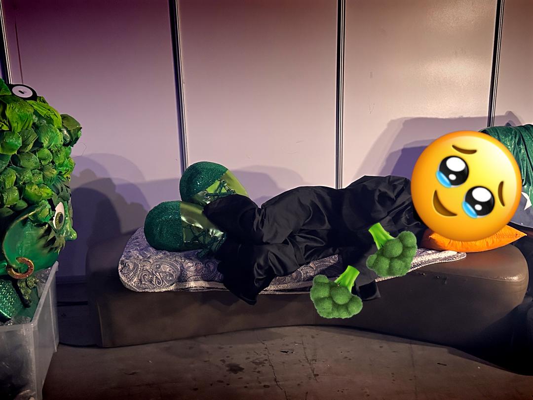 Brokkolien med ryggtrøbbel før kveldens «Maskorama»