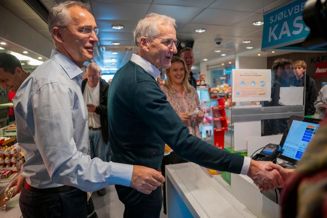 Jonas og Jens utfor stupet