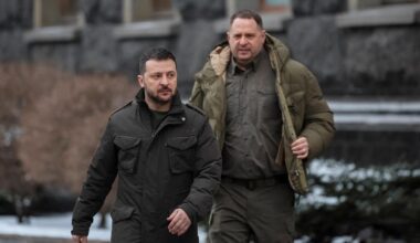 Kommentar: Stabssjefen går av: Hva visste Zelenskyj?