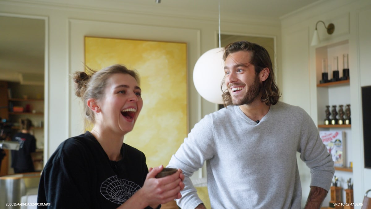 Benjamin og Annika på cafe i forbindelse med «Dama til»