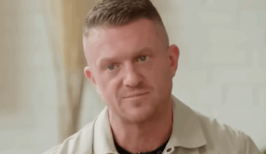 Tommy Robinson frikjent – slipper ny fengselsstraff
