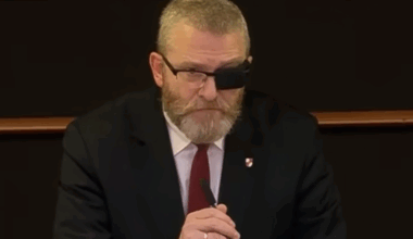 Kalte von der Leyen «Reichsführerin» og krevde henne innlagt på galehus