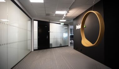 Deloitte, Næringsliv | Deloitte kutter opptil 100 ansatte