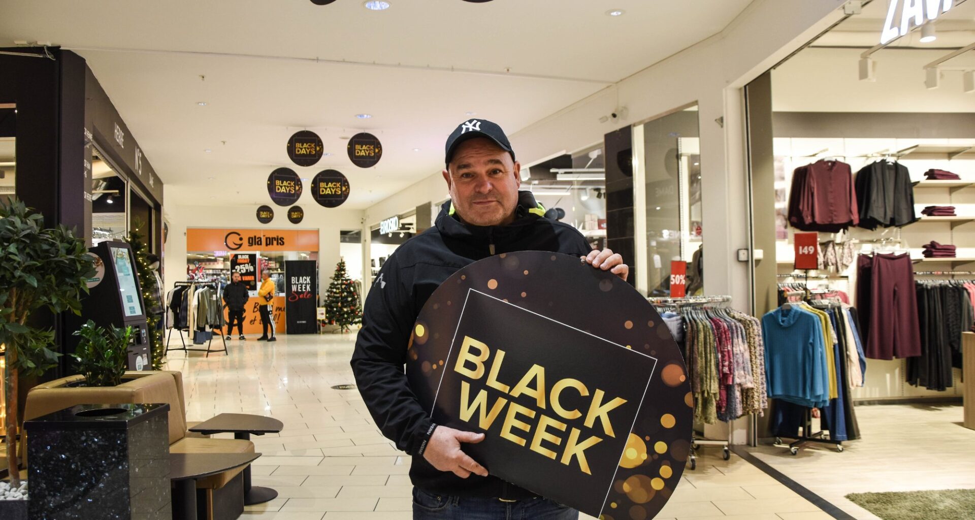 Full fart på Black Friday i Flekkefjord: – Folk starter julehandelen tidlig - Avisen Agder