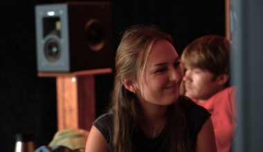 Øystre Slidre, Ingeborg Onstad | For fyrste gong har Ingeborg (21) eit plateselskap i ryggen: – Eg føler meg så ivaretatt