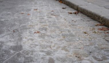 Været, Kongsberg | Ikke vits å pakke vekk broddene: – Hålka er vanskelig å bli kvitt