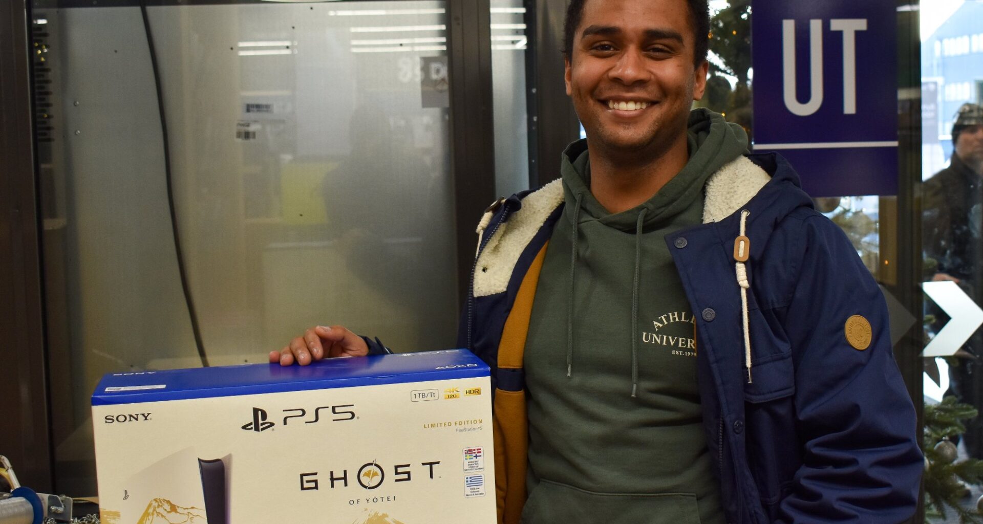 Black Friday-sjokk i Drammen: Solgt PlayStation 5 for over 300.000 kroner på 40 minutter - Drammens Tidende