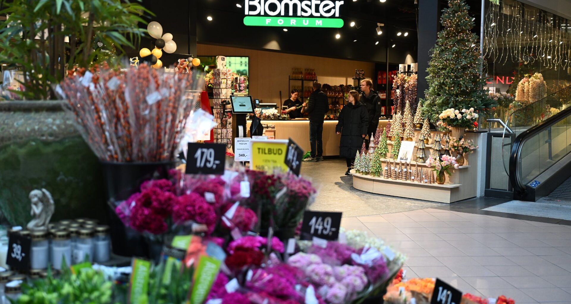 Vestkanten storsenter, Nyheter | Etterforsker innbrudd i flere butikker på Vestkanten