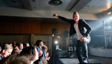 Baroniet Rosendal, Rosendal | Janove spelar for første gong, og deLillos kjem tilbake