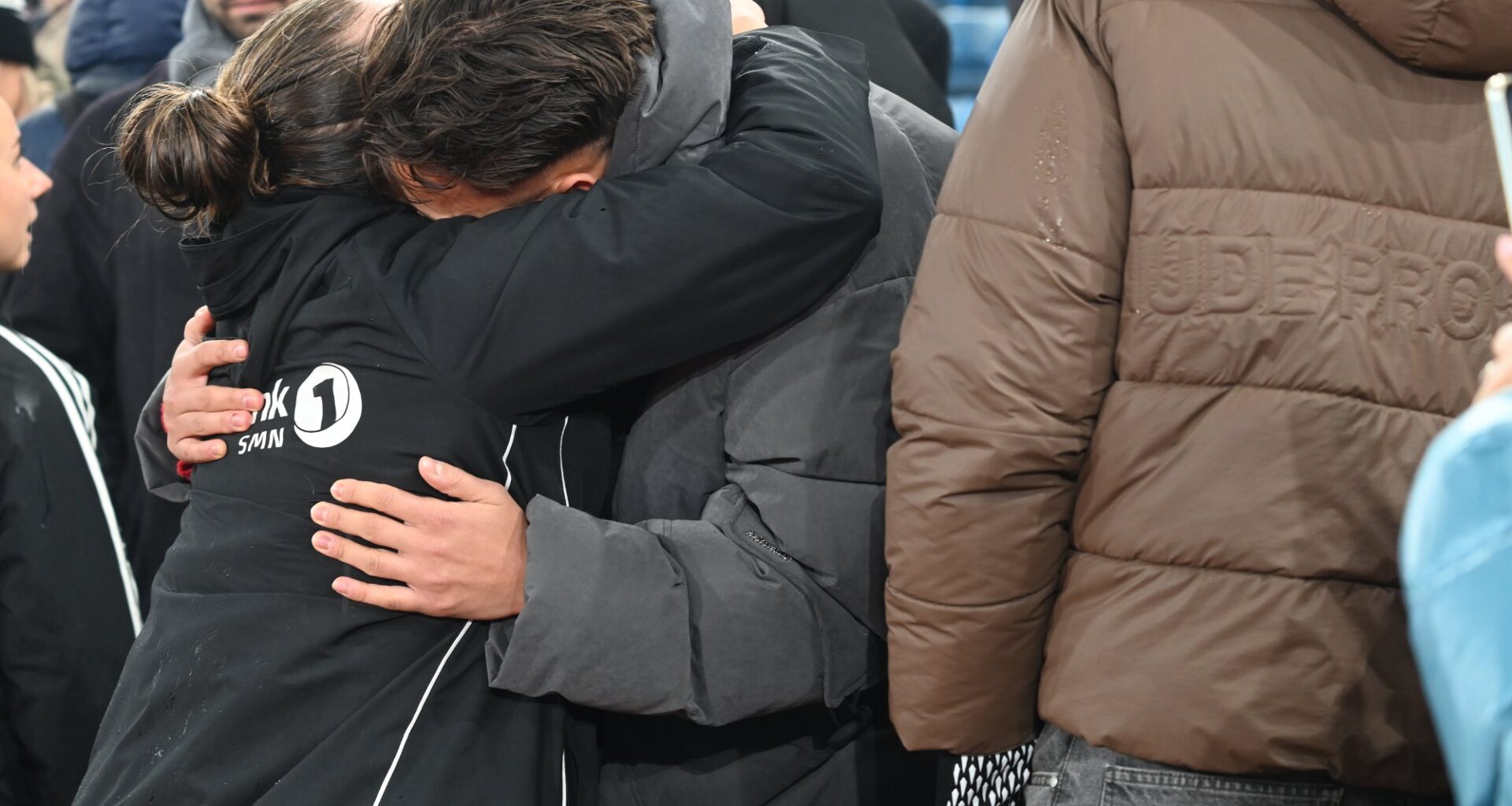 Sport, Fotball | Tårene rant av spillerne: Her klemmer «RBK-kjærestene» etter nedturen - Nidaros