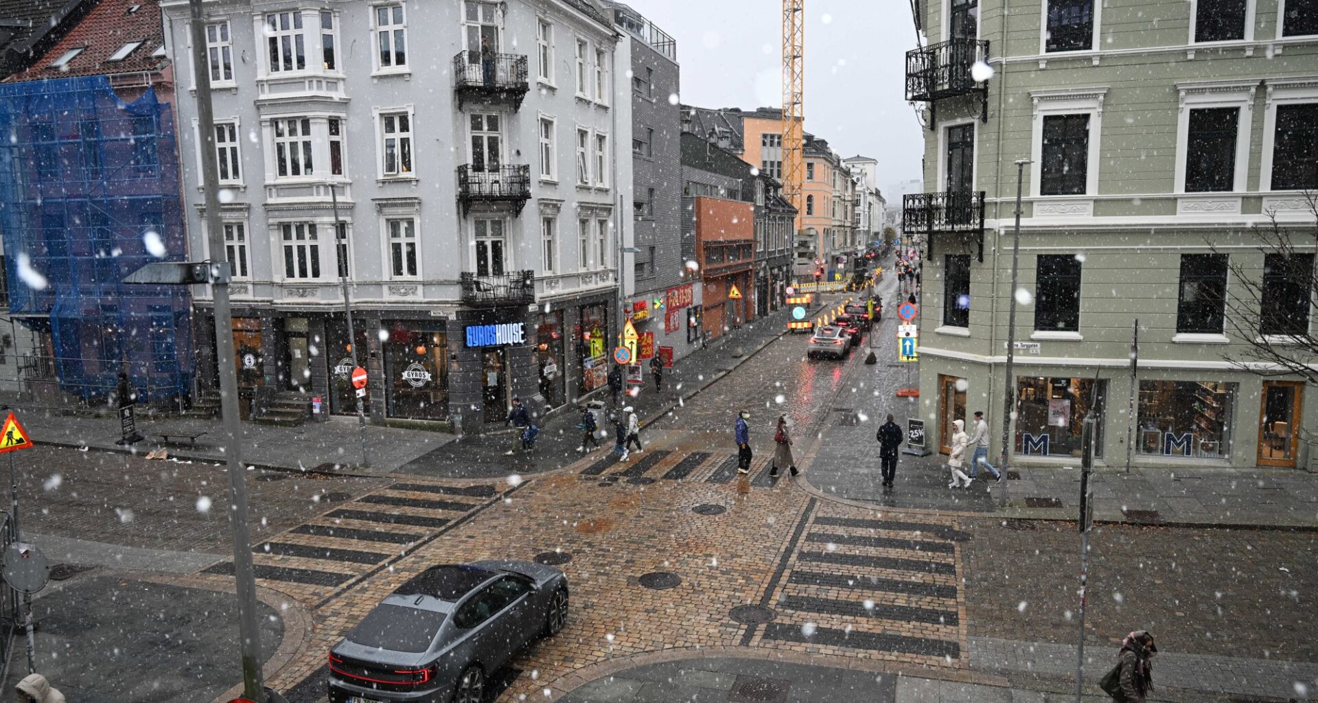 Vær, Vinter | Snø i Bergen: – Nå er det ganske vinterlig!