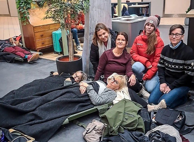 Mosjøen, Vær | Lang ventetid etter flykaos: – Ingen har spurt om det går bra med oss