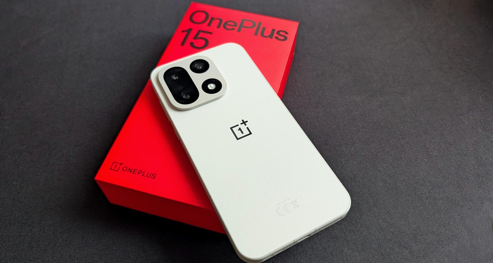 OnePlus 15-anmeldelse – Alt du trenger å vite om den nye toppmodellen