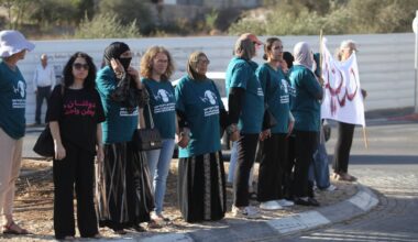 Her protesterer israelarar og palestinarar saman – med ein felles bodskap om fred – NRK Urix – Utenriksnyheter og -dokumentarer