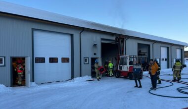 Vefsn, Mosjøen | Rykket ut til brann i garasjeanlegg