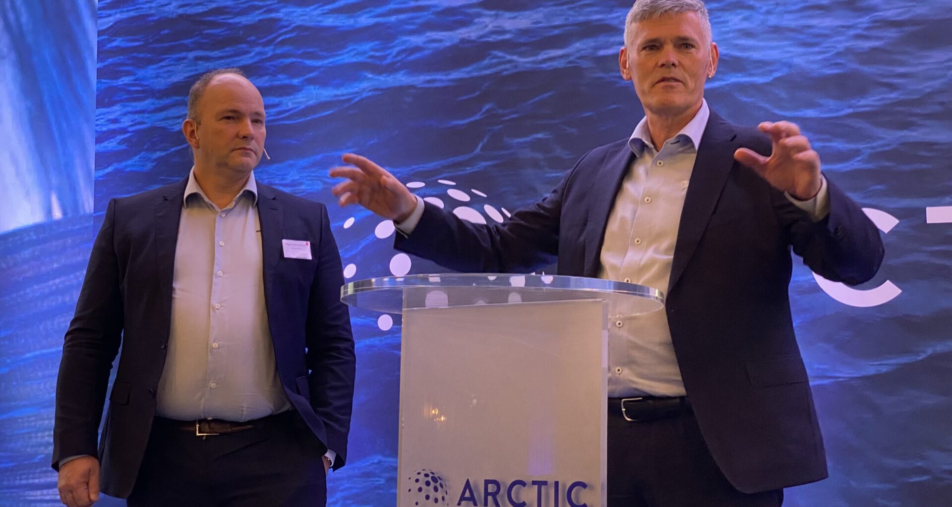 – Vi startet muligens med nedsenkbare merder før vi kjente lokalitetene godt nok