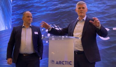 – Vi startet muligens med nedsenkbare merder før vi kjente lokalitetene godt nok