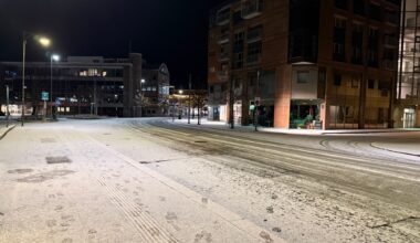 Været, Trafikk | Politiet advarer: – Svært glatt flere steder