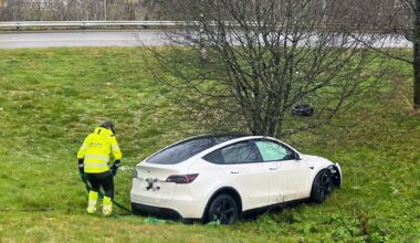 Trafikk, Arna | Trafikkulykke i Indre Arna: – Bil havnet utpå jorde
