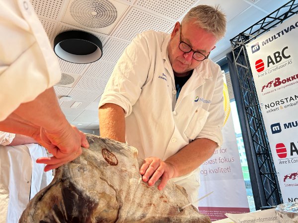 NM i kjøtt, dommere vurderer pinnekjøtt