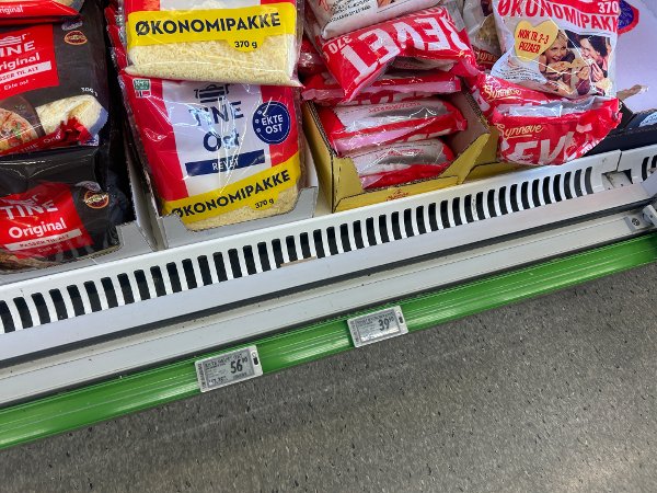 Tine og Synnøve revet i butikk, Tine er 100% ost, Synnøve er 43%