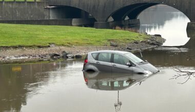 Sandvika, Ulykker og hendelser | Bil havnet i elv: Sjåføren fratatt førerkortet