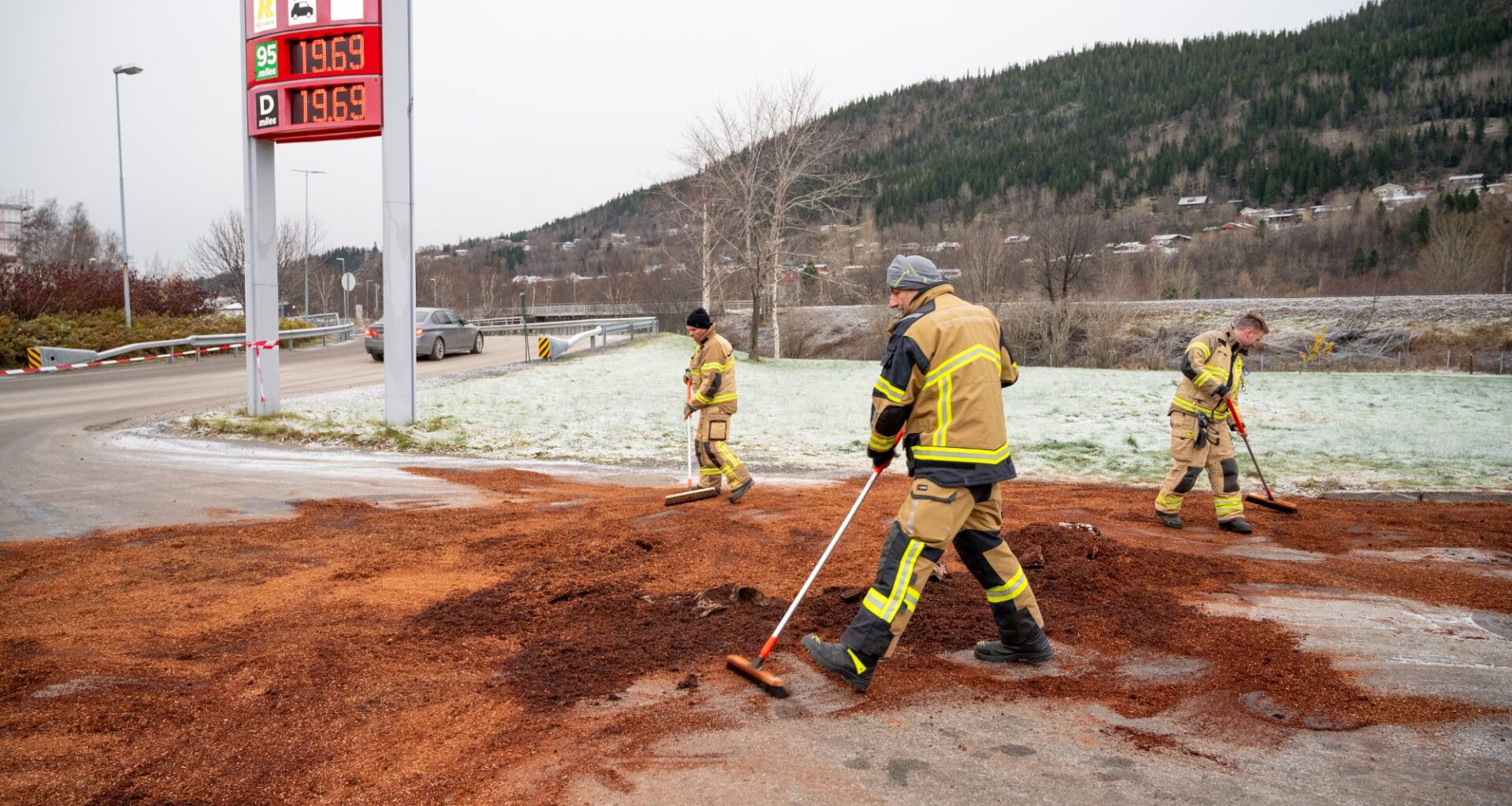 Ulykker, Mosjøen | Rykket ut til bensinstasjon i Mosjøen: – Ikke hver dag vi er på et sånt oppdrag