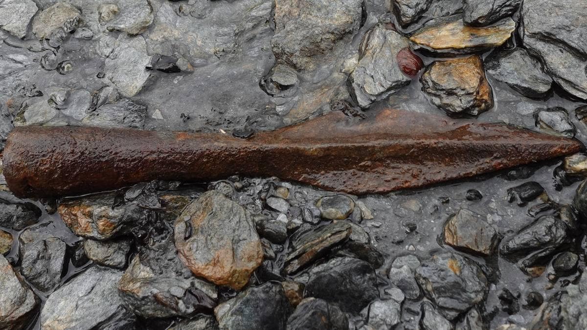 Gamalt fangstanlegg dukka opp frå isen ved Aurlandsfjellet – NRK Vestland