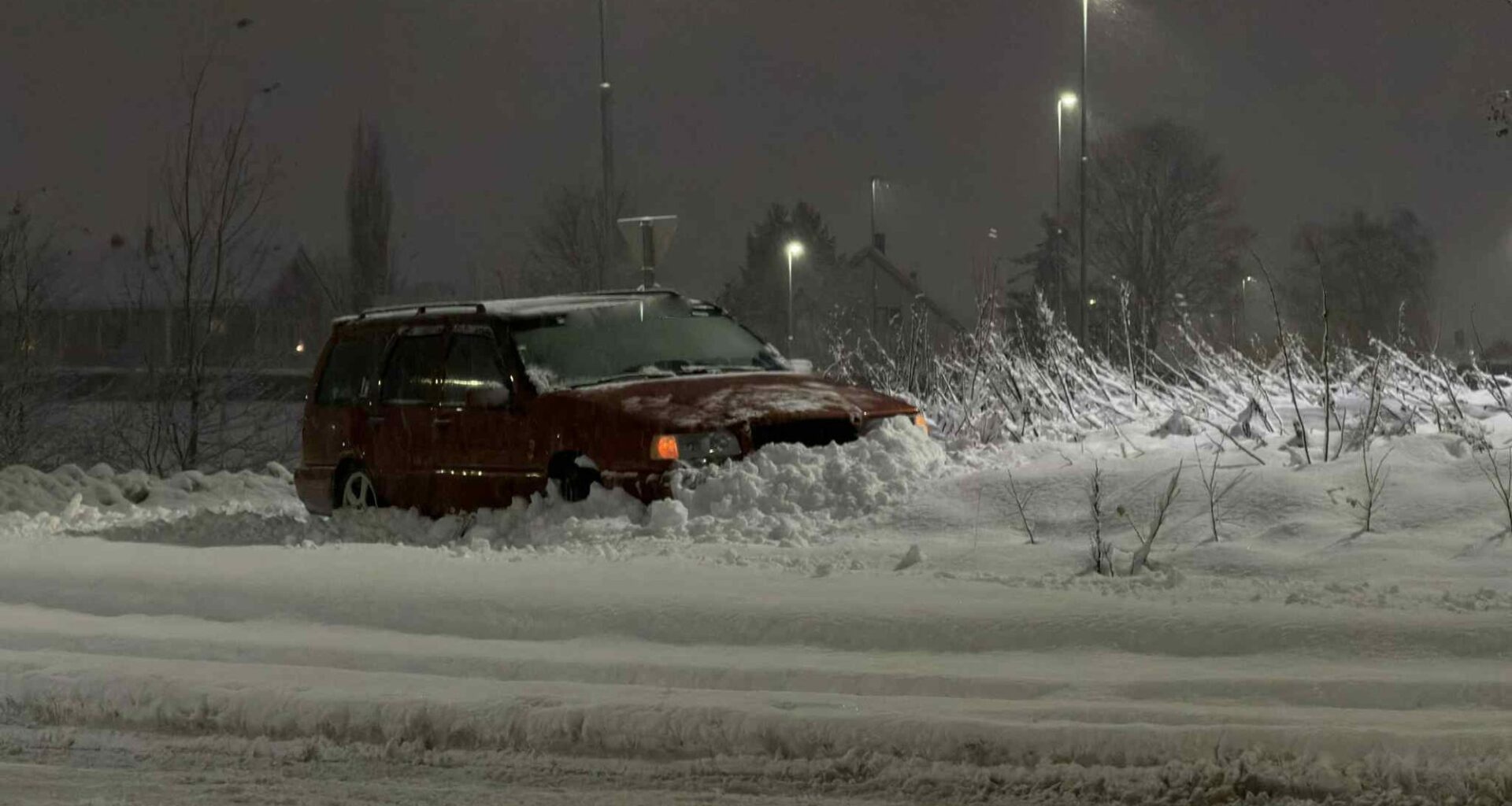 Trafikkulykke, Politi | Rykker ut til ulykke – sjåfør har mistet kontroll over bilen