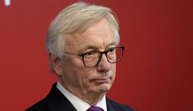 Nav, Riksrevisjonen | Skyhøyt sykefravær: Riksrevisjonen gir Nav kritikk