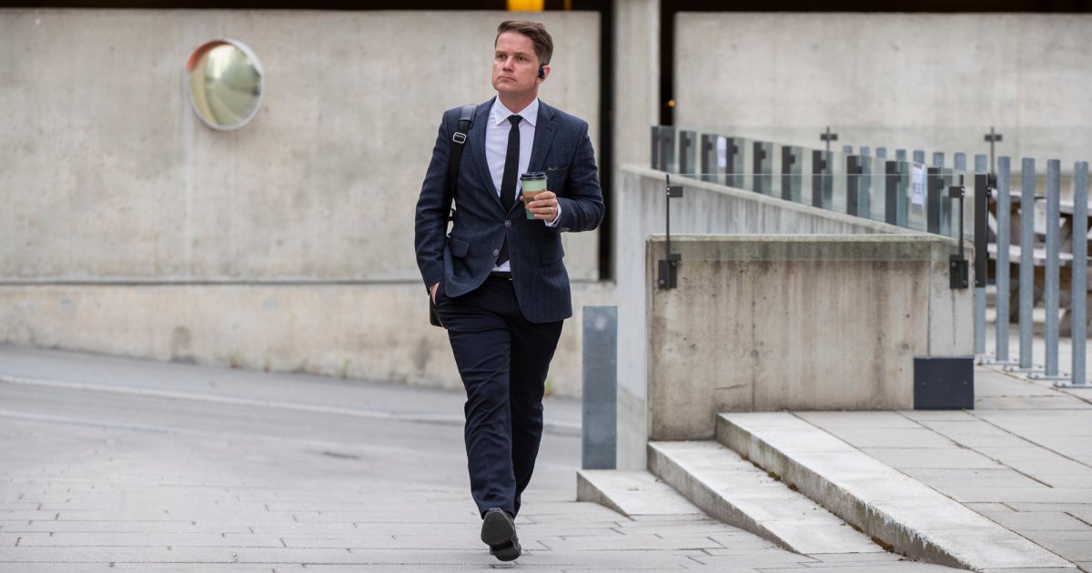 Seks uker hovedforhandling opphevet etter at dommerfullmektigen la ut jobbskifte på Linkedin