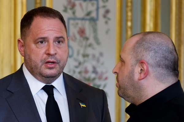 Ukrainian Head of Presidential Office Andriy Yermak, left, and Ukraine's Defence Minister Rustem Umerov talks to each other during a meeting with French, US, German and UK delegations at the Elysee Palace at the Elysee Palace in Paris, Thursday, April 17, 2025. (Ludovic Marin, Pool Photo via AP)
