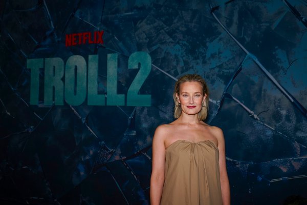 Oslo 20251124. 
Ine Marie Wilmann ankommer rød løper under premieren av storfilmen Troll 2 på Colosseum kino mandag kveld.
Foto: Thomas Fure / NTB